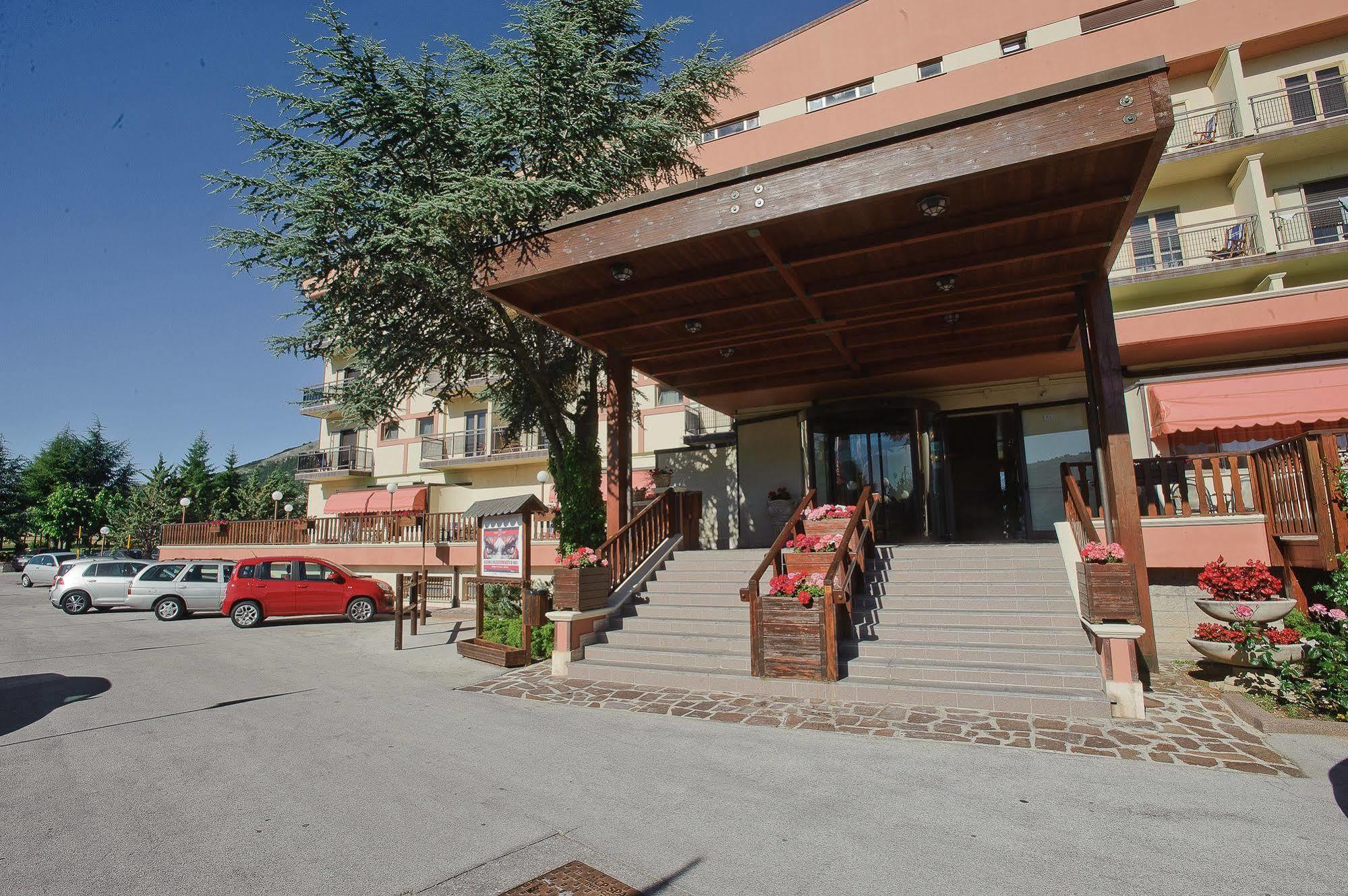 Magnola Palace Hotel Ovindoli Exterior foto